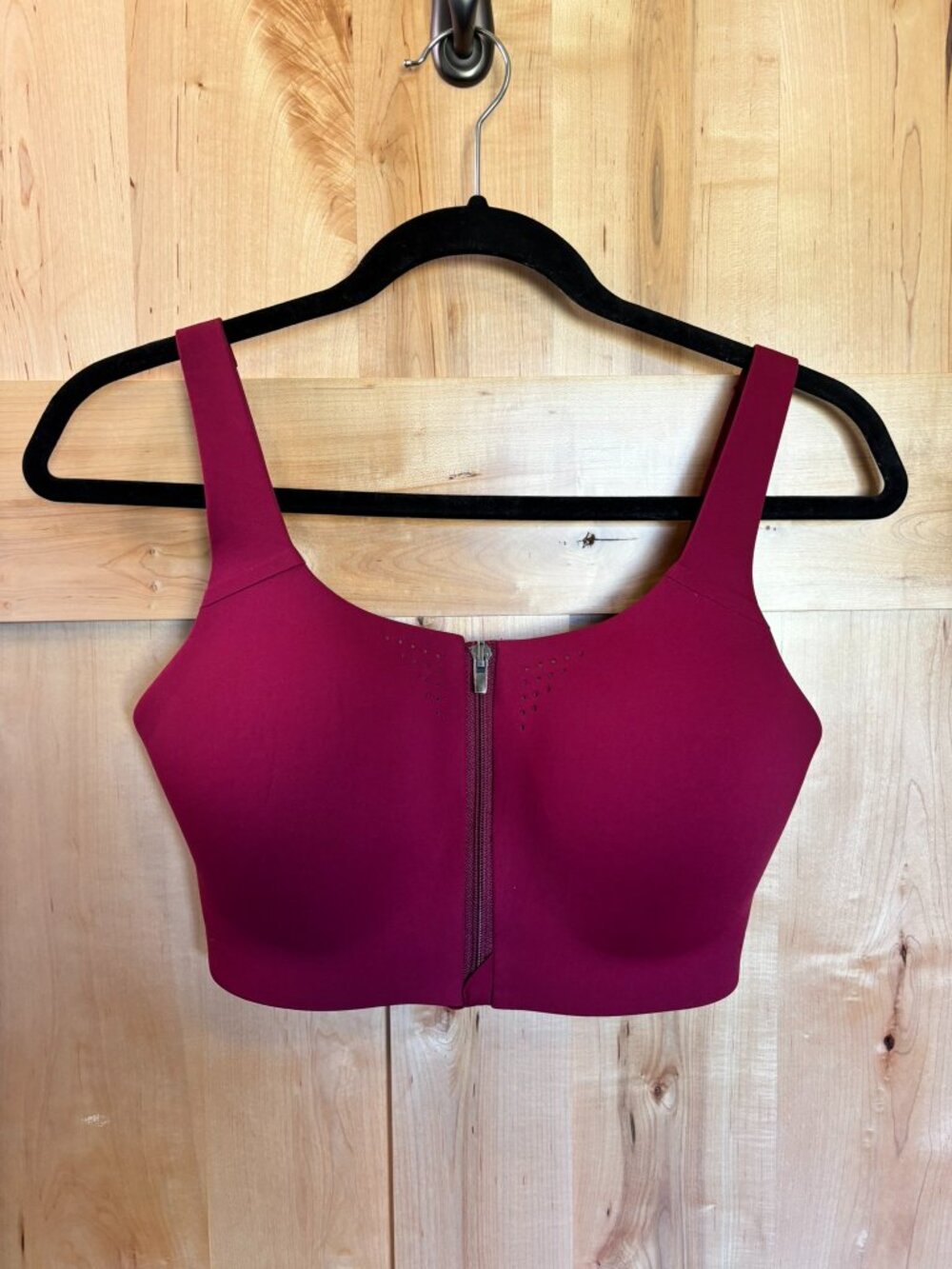 Victoria's Secret Featherweight Max Front Close Sports Bra 34DD Campari Red - Picture 1 of 6